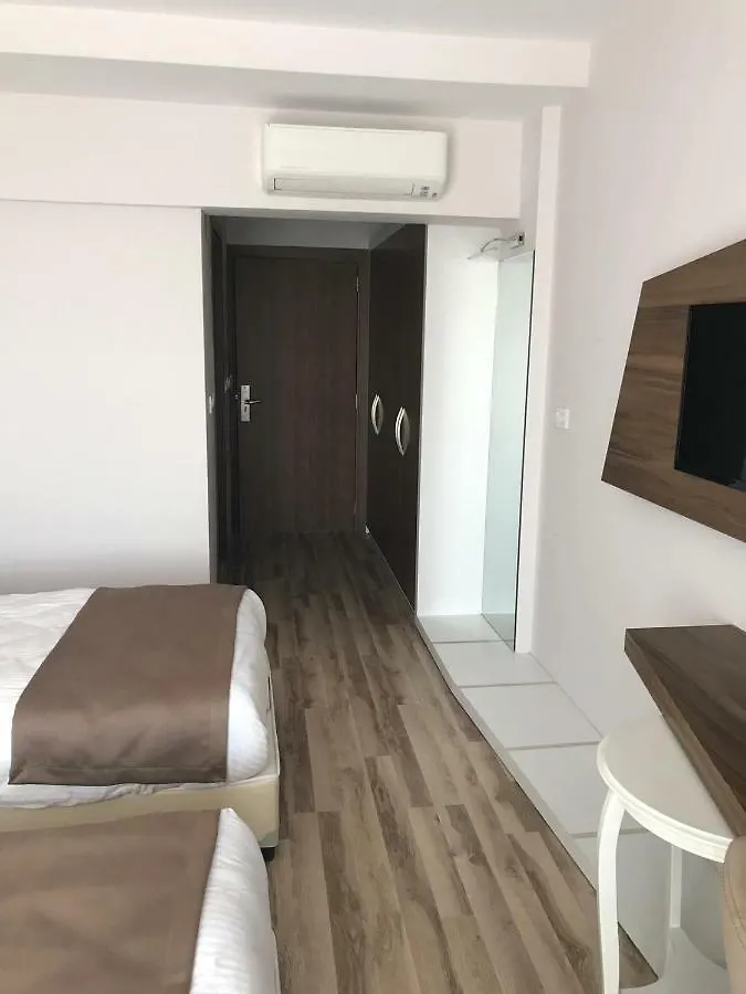 Usak Yalim Garden Park Otel 3*,
